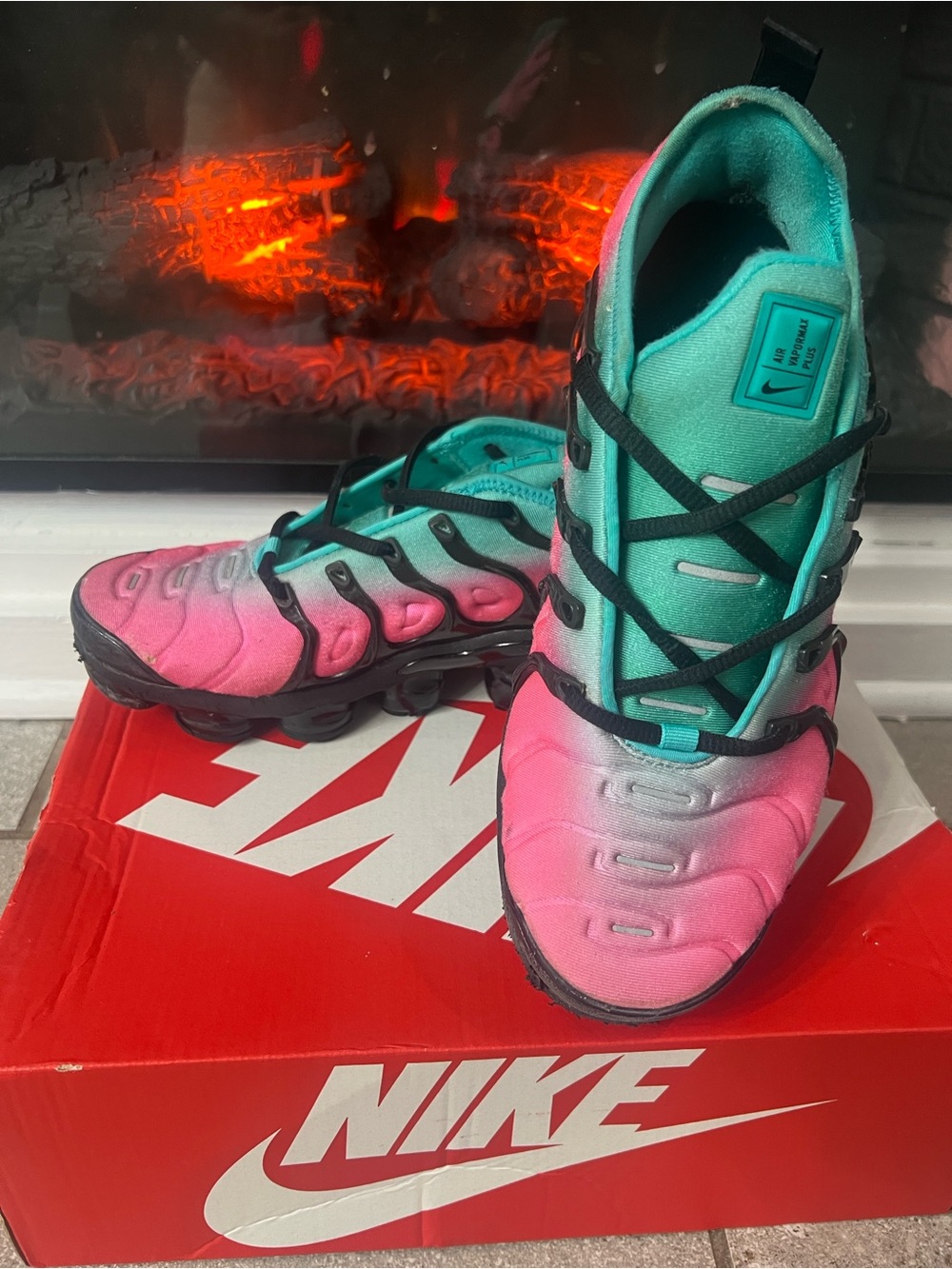 Nike Air VaporMax Plus Pink Teal Ombré Women's Lace Up Sneakers Cushioned - Picture 2 of 7